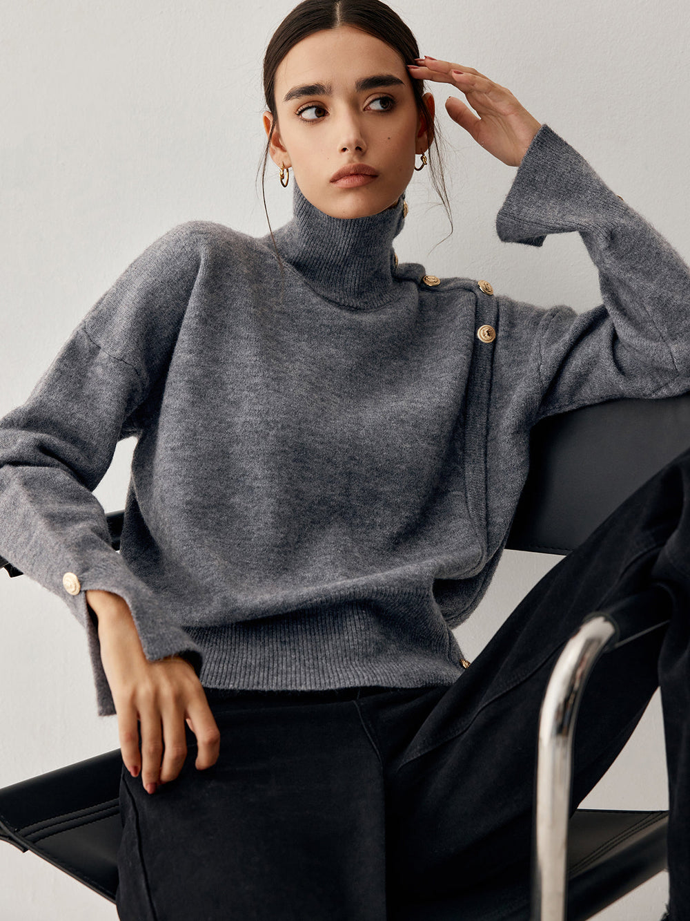 Vintage Buttoned Graceful Turtleneck Sweater Sweaters L