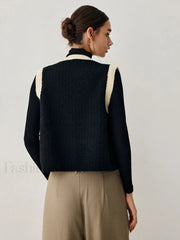 Contrast Trim Graceful Knit Vest Sweaters L