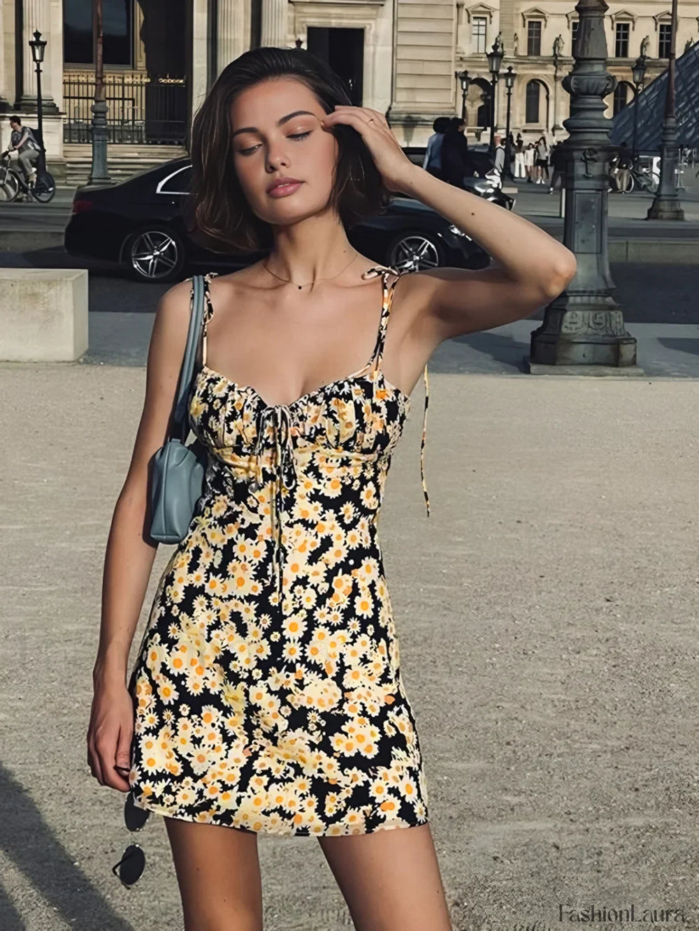 Daisy Printed Graceful Floral Short Dress Black / XS Dresses