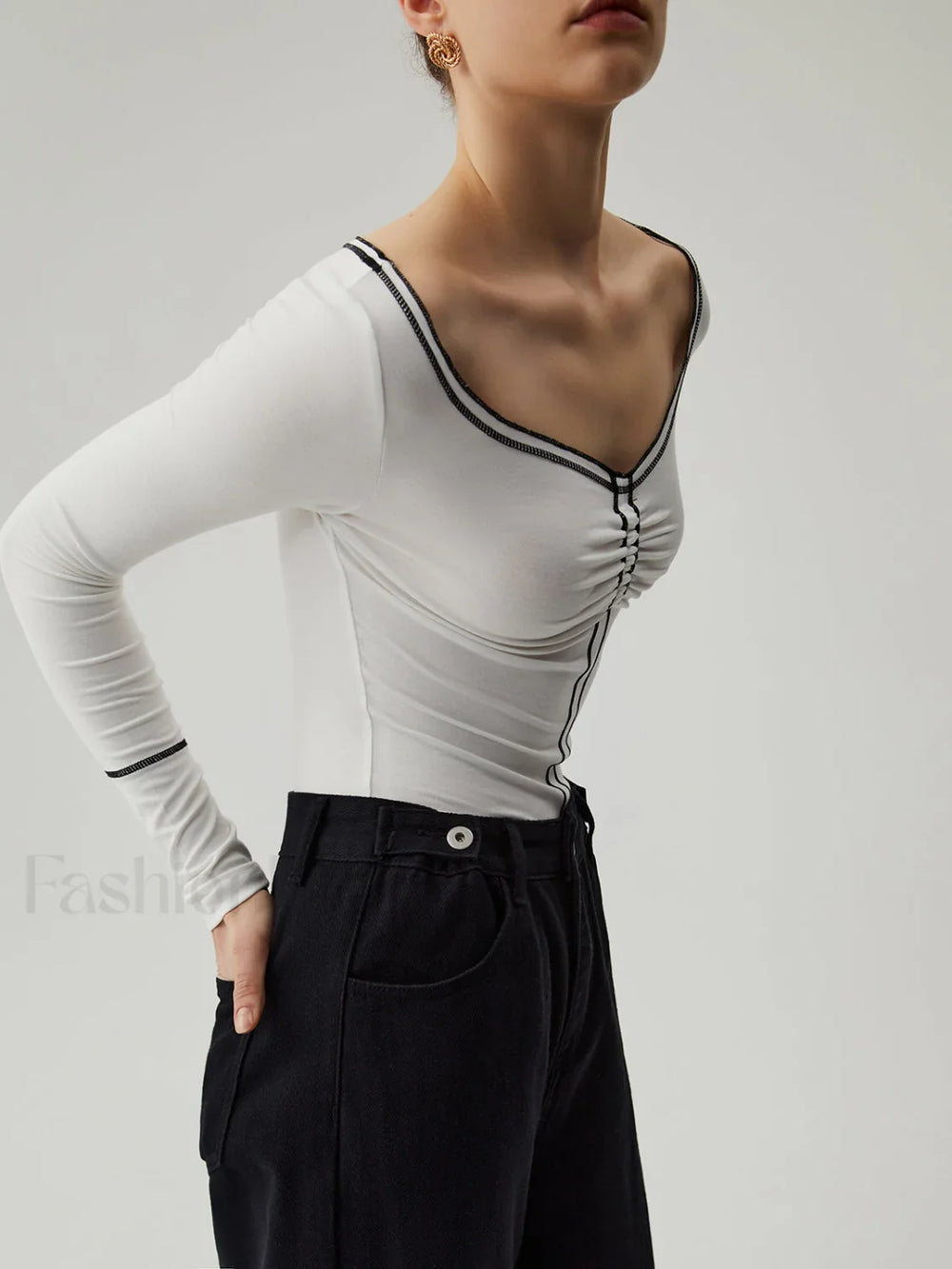 Slinky Boat Neck Trendy Contrast Trim Top T Shirts