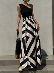 Stripe Print Graceful Long Skirt BlackandWhite / S Skirts