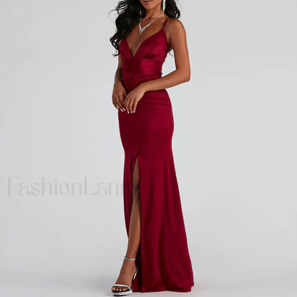 V High Slit Maxi Dress Red M / Red Formal Dresses