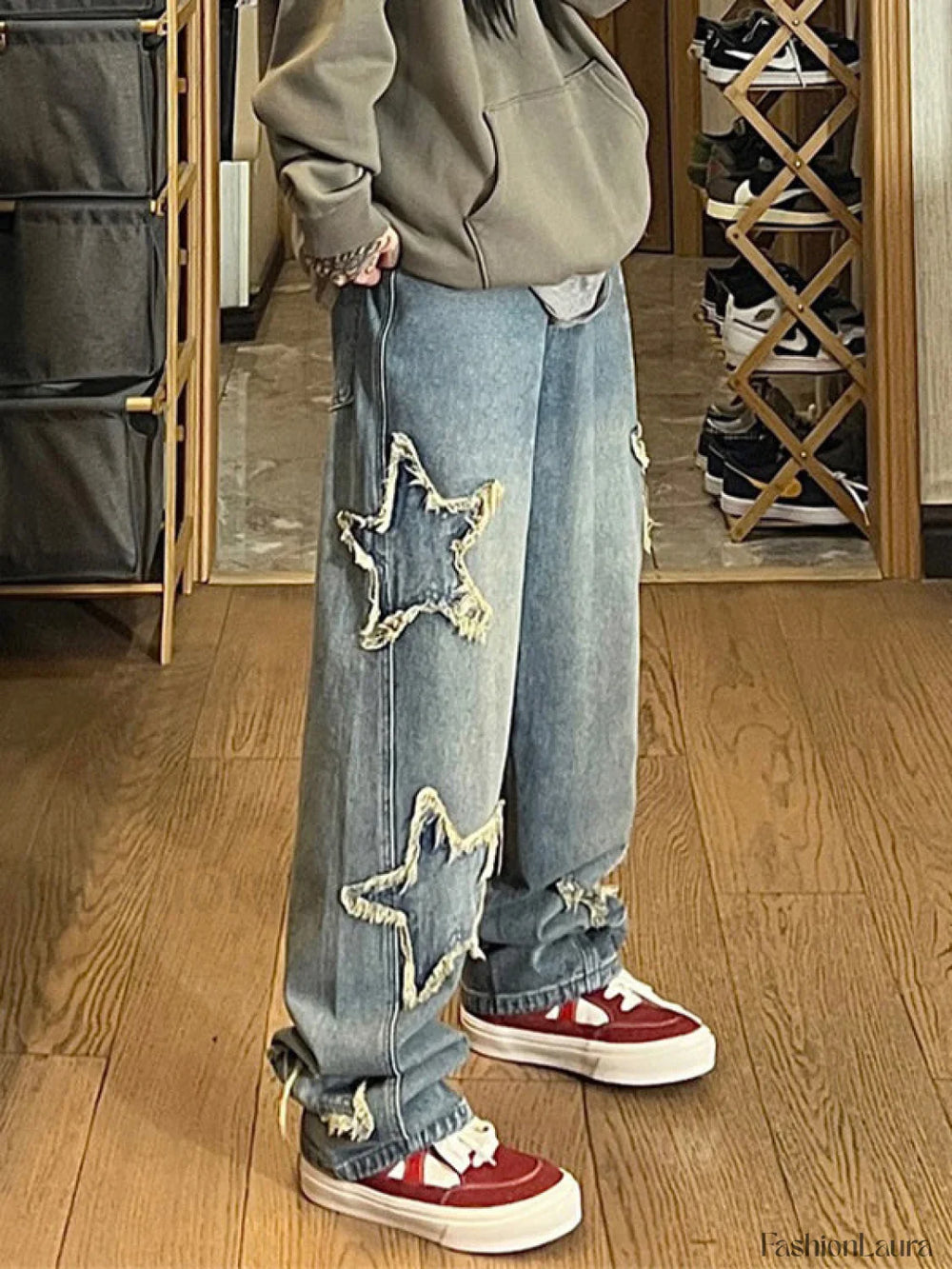 Vintage Wash Distressed Star Patch Boyfriend Jeans Boyfriend Jeans