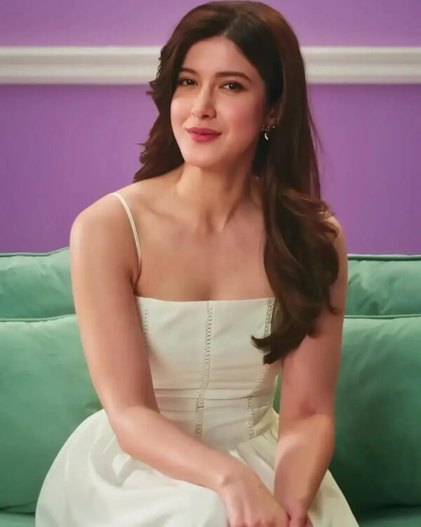 Shanaya Kapoor X Miakee – Queenstown