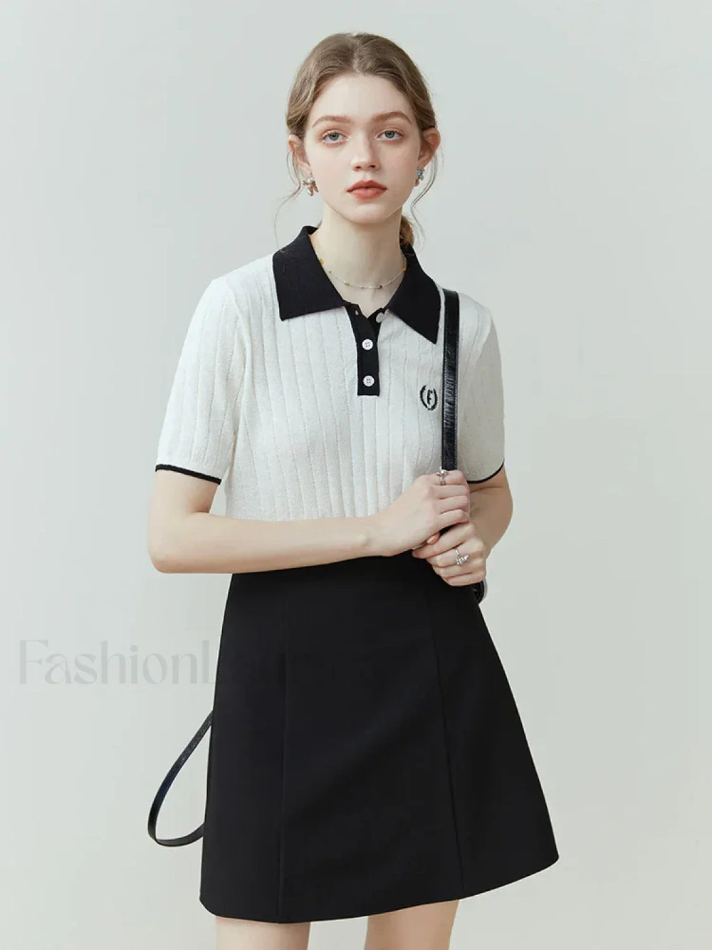 College Style Color Matching T Shirt Black and White / S