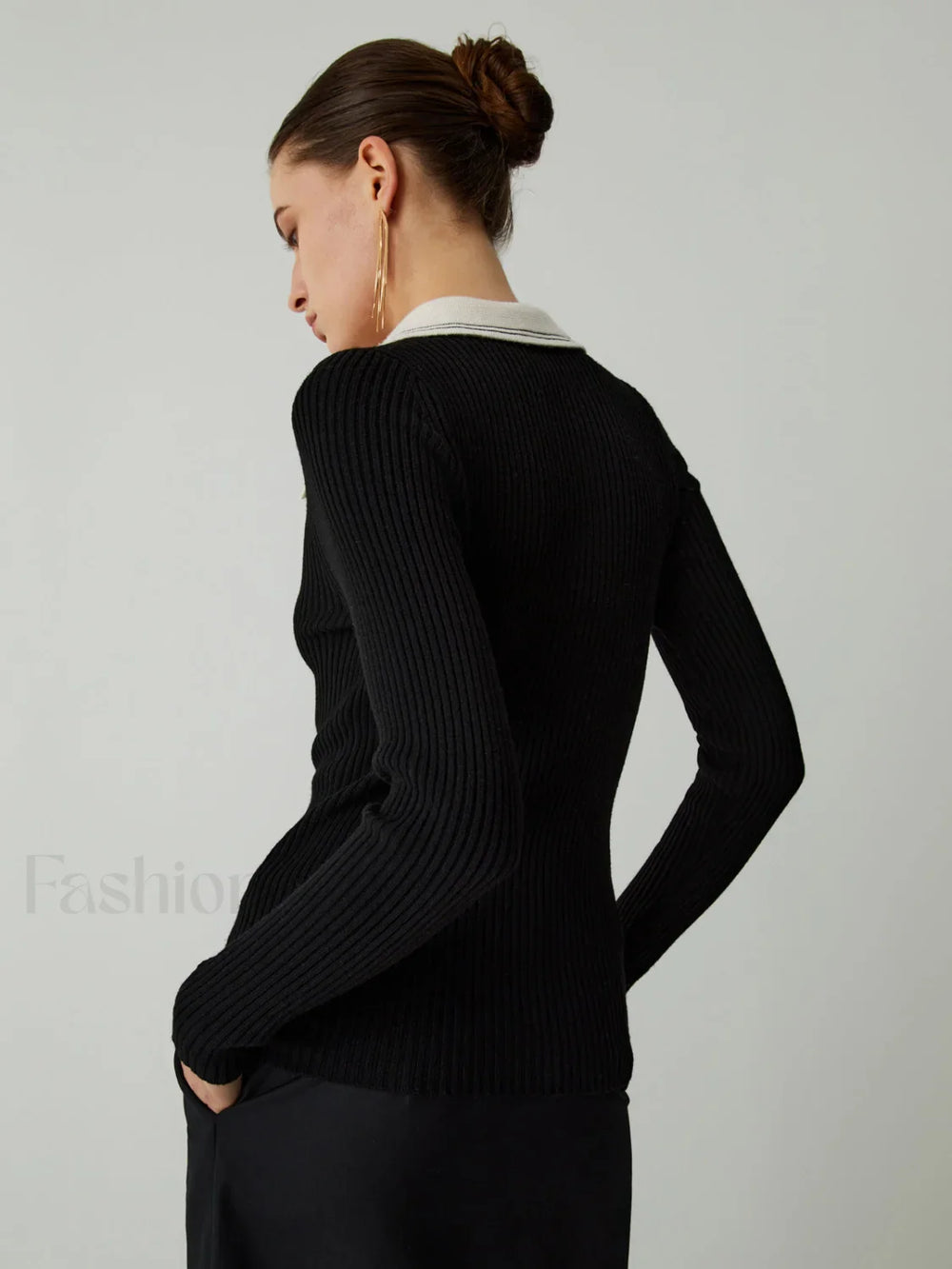 Contrast Collar Quarter Button Modern Long Sleeve Knit Top Sweaters L