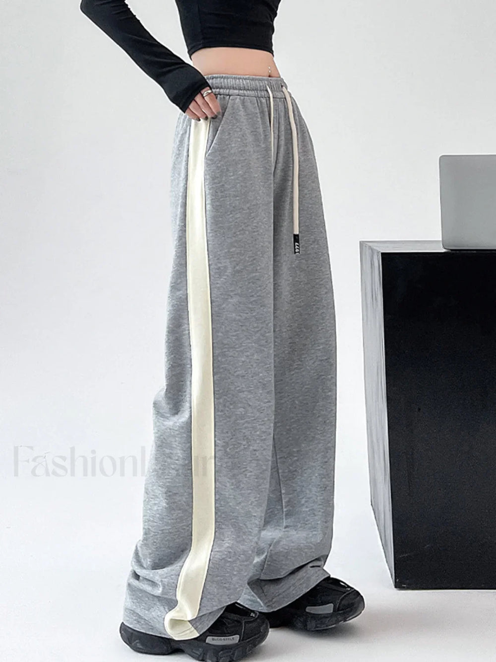 Drawstring Contrast Trim Trendy Wide Leg Sweatpants Sweatpants