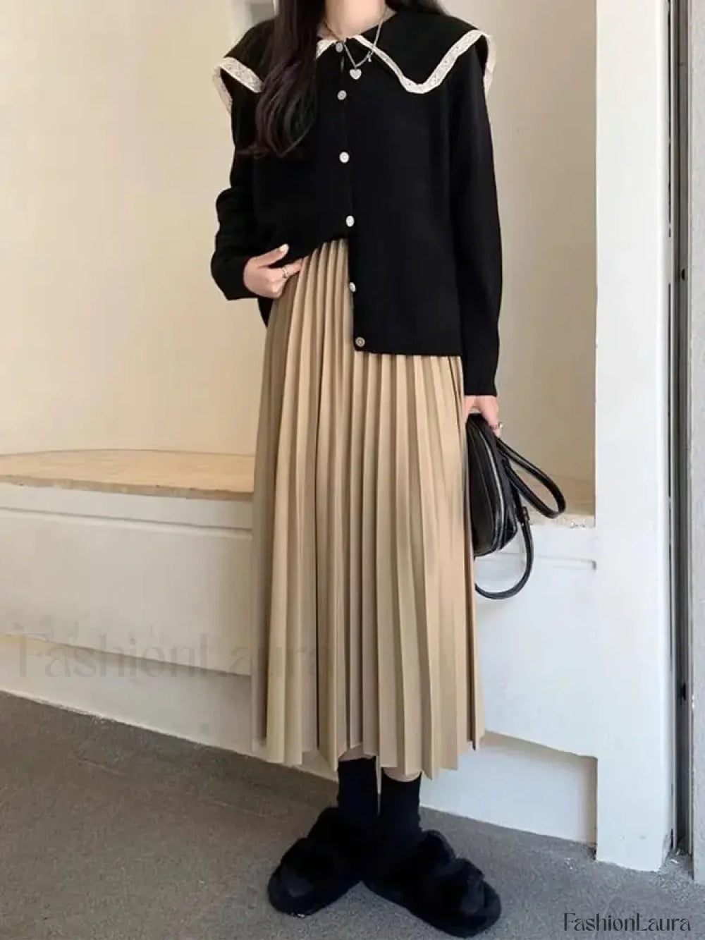 Elegant Pleated High Quality Black Midi Skirt light khaki / One Size