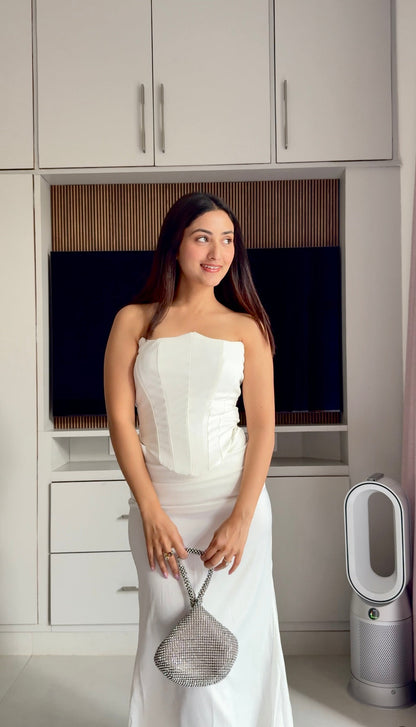 aishwarya Bansal X Miakee – Cameron