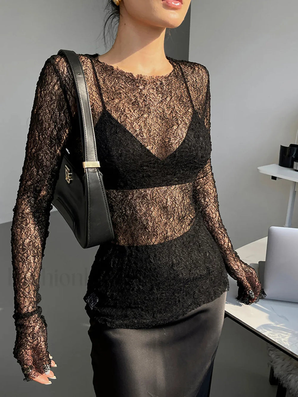 Lace Raw Hem Crew Modern Neck Long Sleeve Top T Shirts