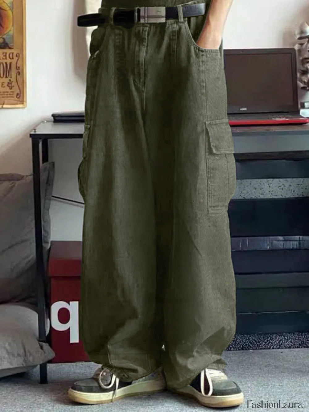 Men’s Cargo Pocket Patched Straight Leg Jeans loose jeans