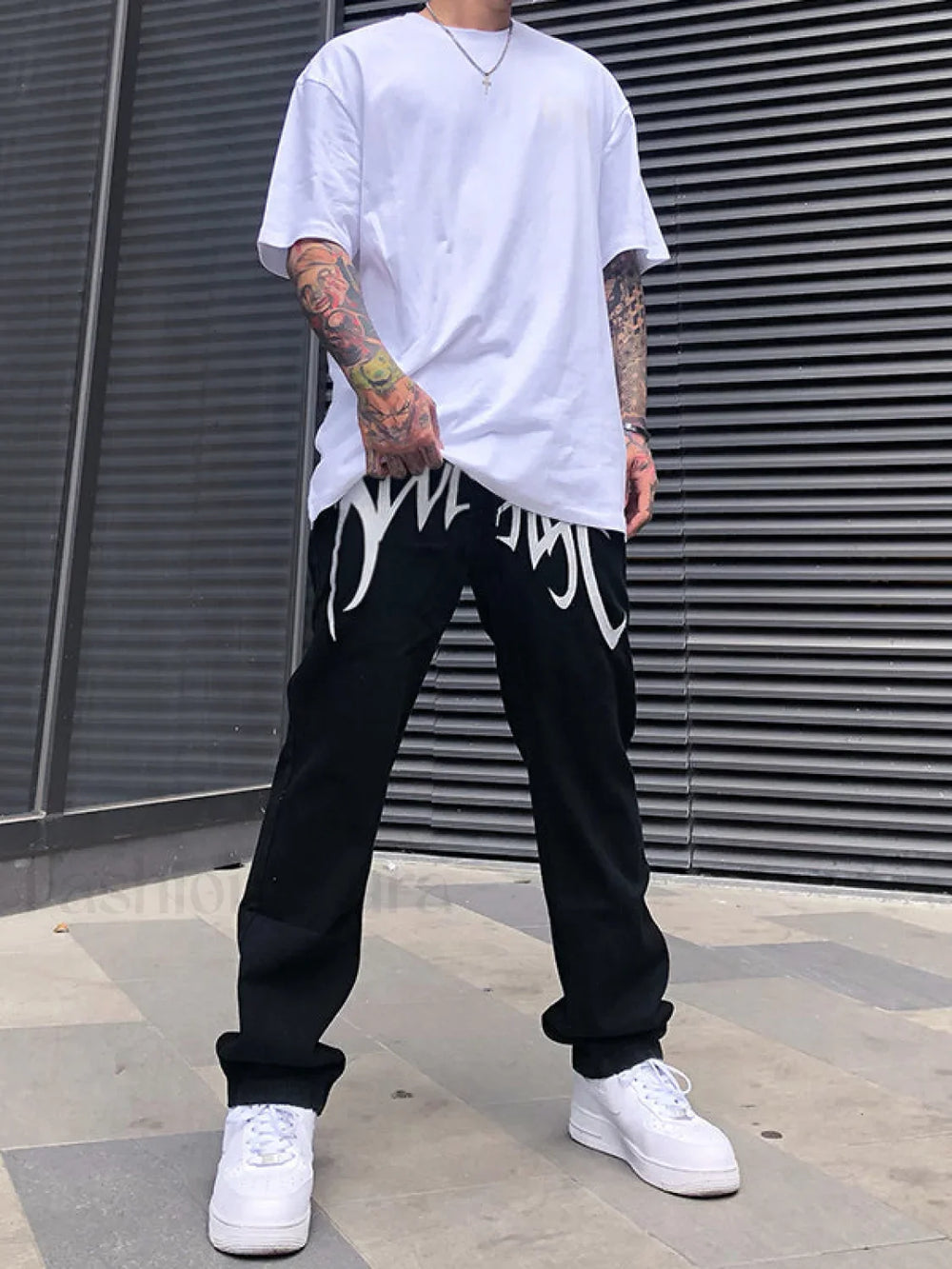 Men’s Washed Revenge Straight Leg Jeans loose jeans