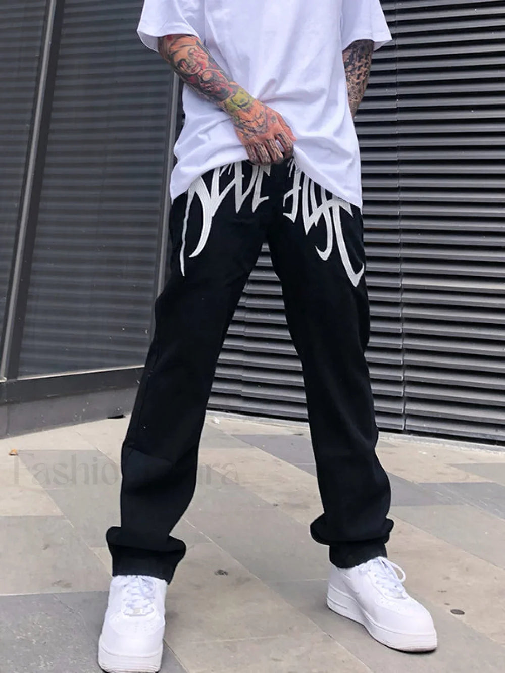 Men’s Washed Revenge Straight Leg Jeans White / S loose jeans