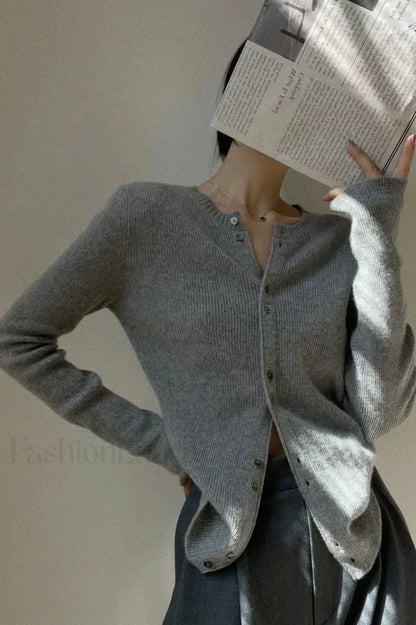 Women’s Casual Solid Round Neck Cardigan